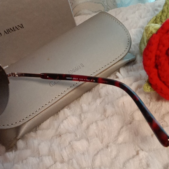 NIB authentic Giorgio Armani Sunglasses - Picture 5 of 6